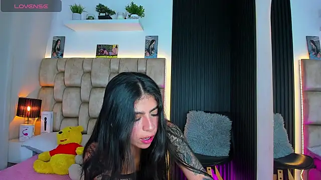 little sophie18 online show from March 10, 8:46 pm