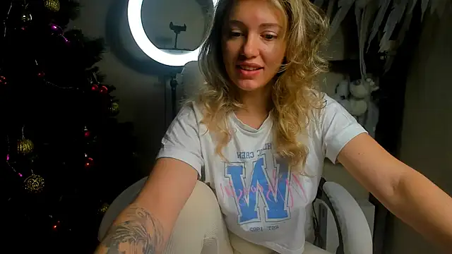 foxy blond online show from December 19, 12:59 am