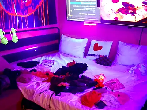 KRYZTALYNXXX online show from April 4, 5:12 pm