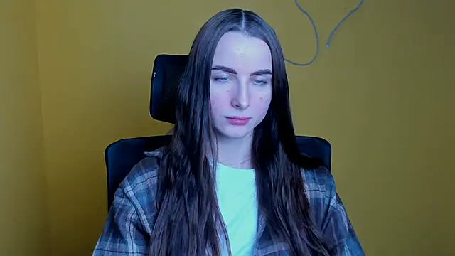 Eva Janee online show from February 17, 12:15 pm