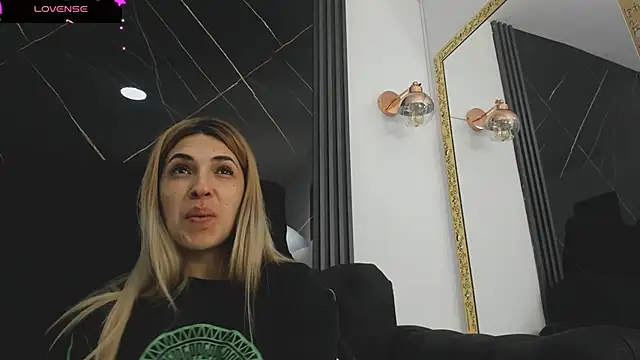 EvaaLovia1 online show from October 21, 1:37 pm