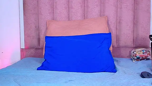 anisha x online show from September 27, 8:05 pm