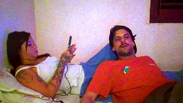 buenocouple online show from April 21, 2:04 am