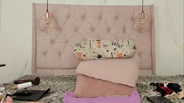 zamira 44 online show from September 26, 4:37 pm