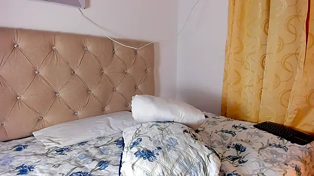 Vahiolet smith online show from October 1, 3:11 am