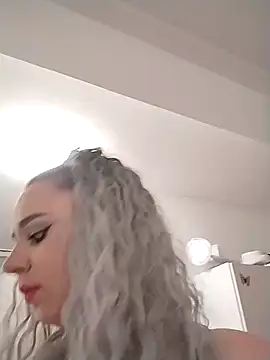 AdelinaJude online show from February 20, 9:48 pm