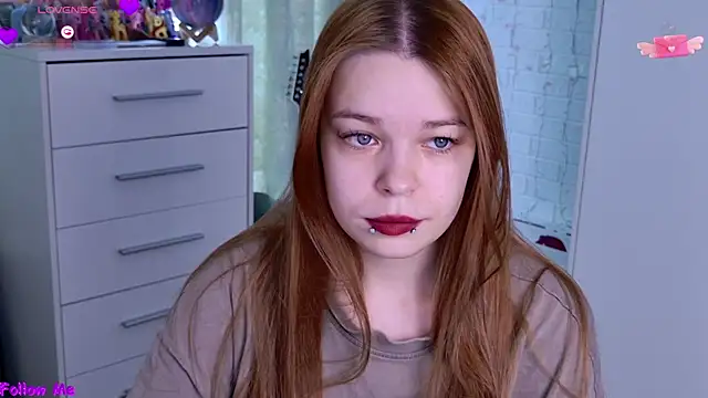 ValBae online show from April 18, 9:45 am