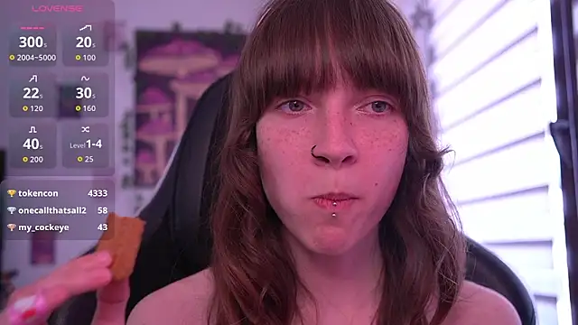 juliapie online show from May 13, 1:39 pm