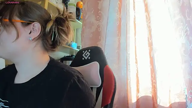 Seductive She Wolf online show from April 1, 2:14 pm