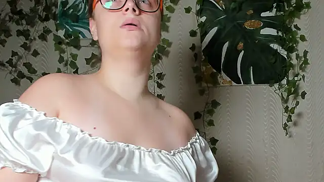 Seductive She Wolf online show from September 14, 5:33 pm