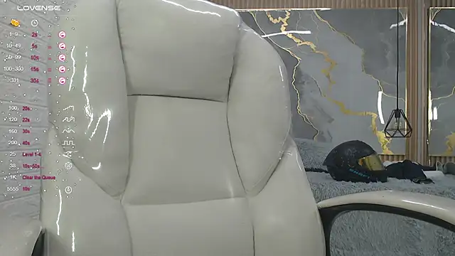 dannacoleman  online show from October 10, 8:47 pm