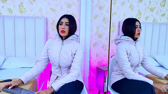 Mia-Monroe online show from October 10, 7:52 pm