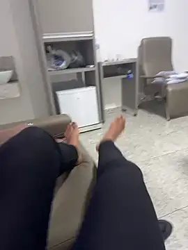 maysafadinhaflor online show from February 2, 1:10 pm