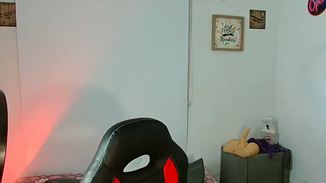 catalinamommyx online show from September 17, 3:37 am