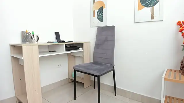 Emma Jnes online show from March 13, 9:16 pm