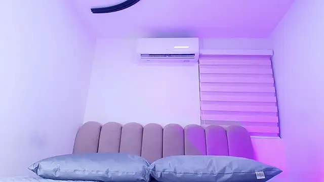 nicol f online show from April 15, 3:07 am