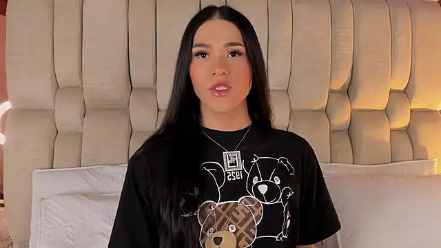 Isa Little Star online show from February 18, 2:32 am