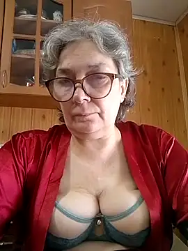 IrinaSweet54 online show from April 15, 7:20 am