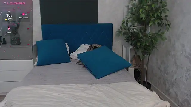 JennyyHot online show from March 12, 4:59 am