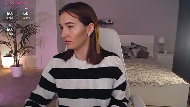 Bellla Haddid online show from September 12, 1:06 am