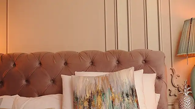 MayaVixxen online show from March 17, 5:44 am