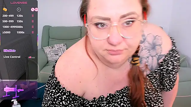 lovely adelle online show from April 21, 11:28 am