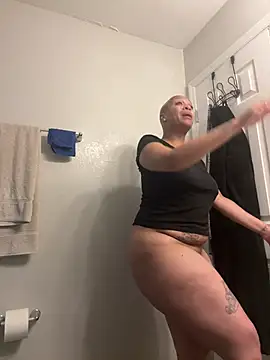 SexyHoneyRedd online show from July 29, 8:47 am