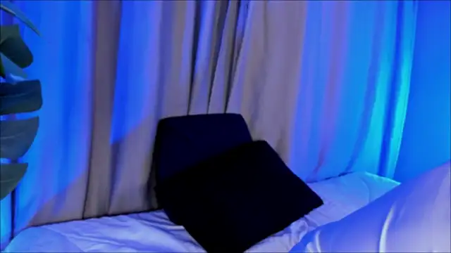 EviePhoenix online show from April 13, 11:05 pm