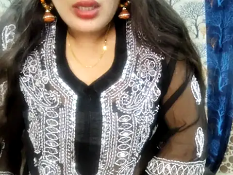 Aarvi Arora online show from October 19, 3:03 pm