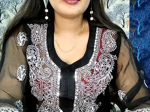 Aarvi Arora online show from November 5, 1:05 pm