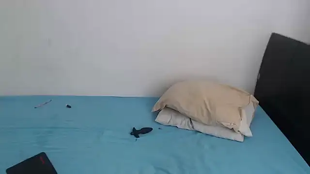 lolitabauer2 online show from February 8, 1:48 pm