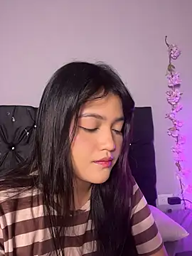 alisson carolina73 online show from August 5, 3:35 am
