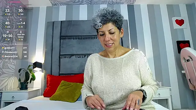 Julianewell online show from October 16, 2:52 pm