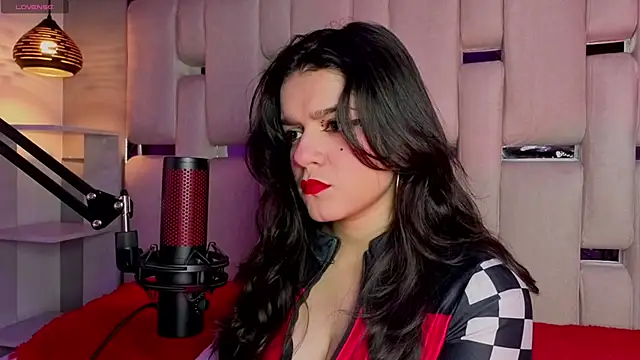 ValerieKay  online show from May 28, 9:23 pm