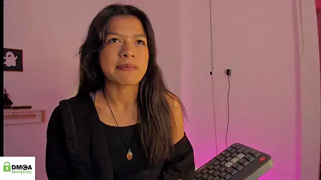 meganthompsonn22 online show from September 18, 4:49 pm