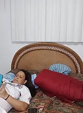 Milfvalesk online show from October 16, 2:58 am