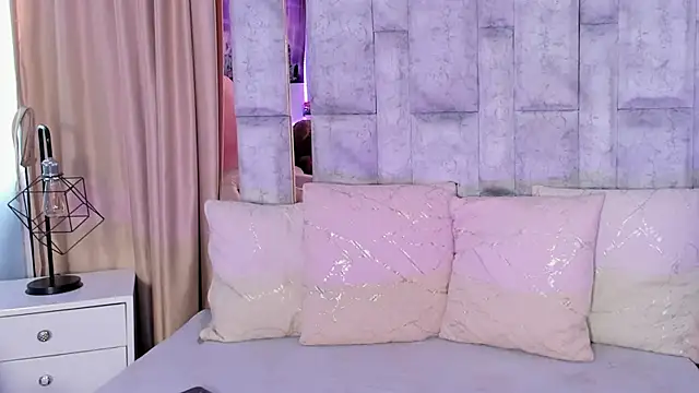 lila noa online show from November 19, 7:47 pm