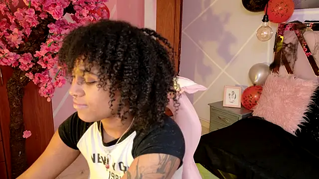 Elith noa online show from October 20, 7:39 pm