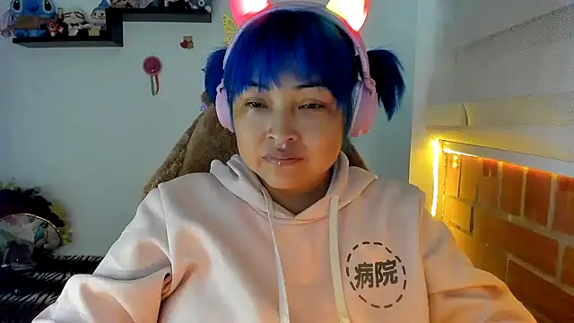 Shaddycute  online show from October 21, 10:14 pm