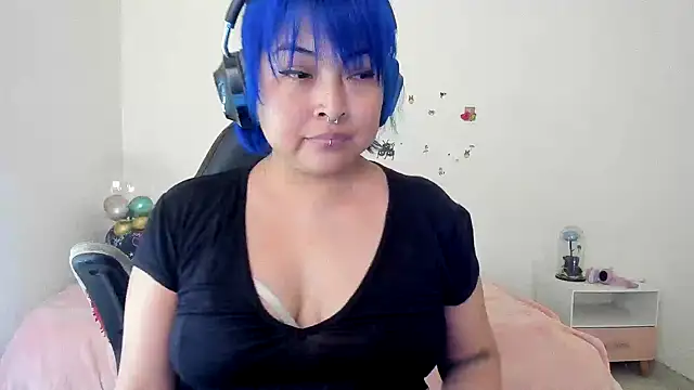 Shaddycute  online show from October 9, 7:40 pm