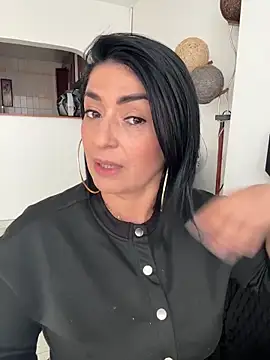 karenlennox1 online show from March 27, 10:10 pm