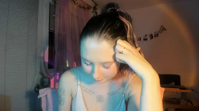 Jenny darling love online show from March 31, 7:14 pm