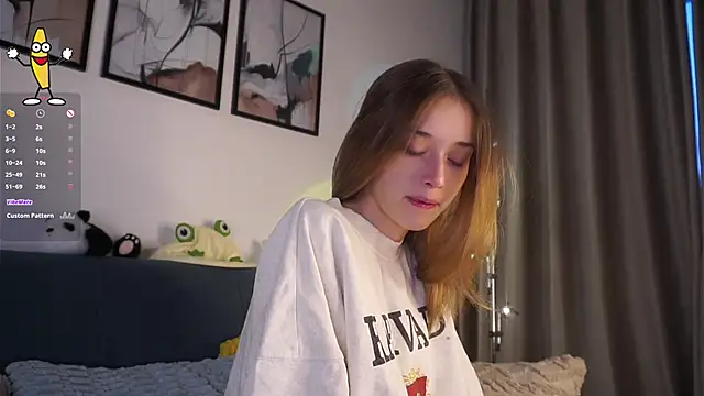 EdlinHargus online show from February 2, 1:59 am