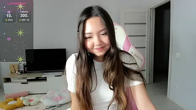 Fluffy Rose online show from July 11, 2:00 am