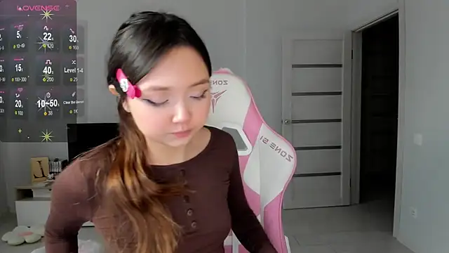 Fluffy Rose online show from March 18, 10:20 am