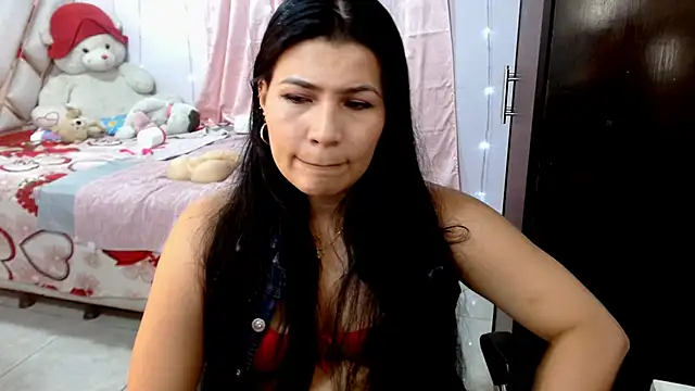 nahomi star model online show from August 5, 3:35 am