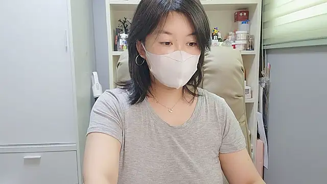HaNa Kim online show from June 24, 3:27 am
