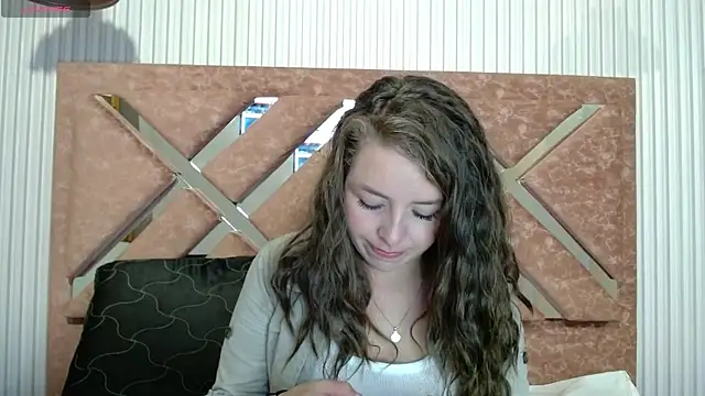  isaabellaa online show from April 13, 12:39 pm