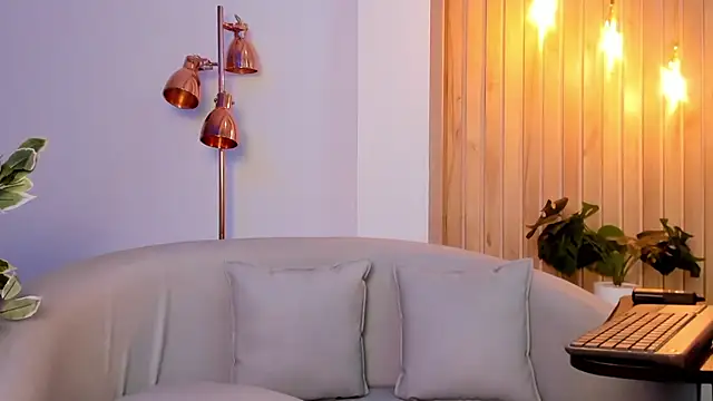 AriRobert  online show from September 15, 4:54 am