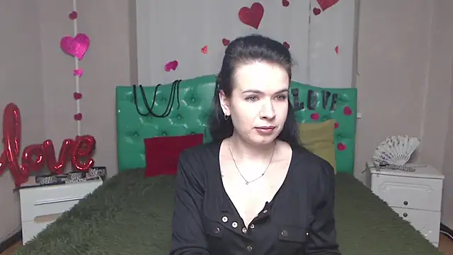 JasmineKouch online show from December 3, 6:27 am